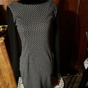 Amisu Black & White Geometric Long Sleeve Sheath Dress